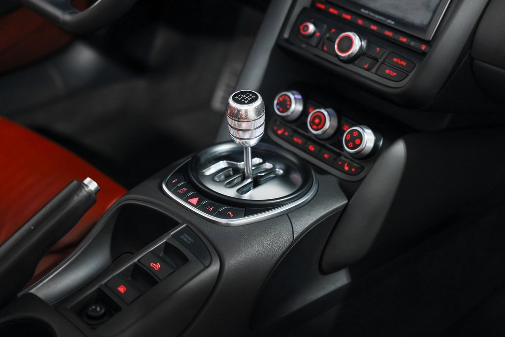 Used 2011 Audi R8 V8 image 23