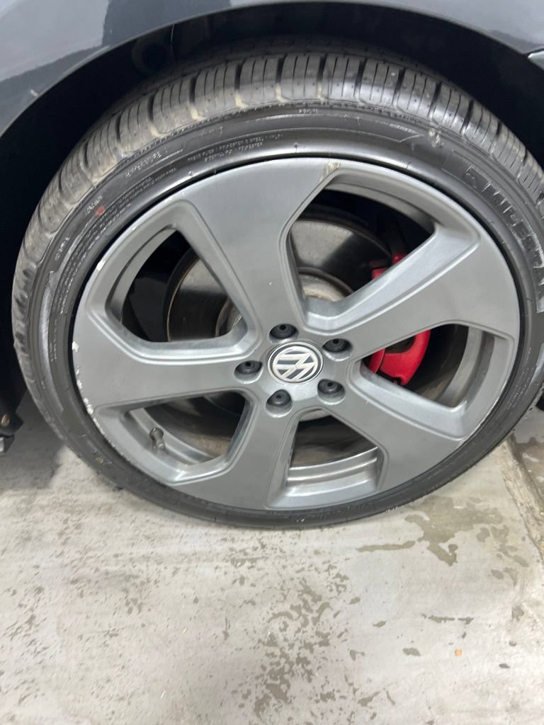 Used 2015 Volkswagen GTI 4-Door FWD image 9
