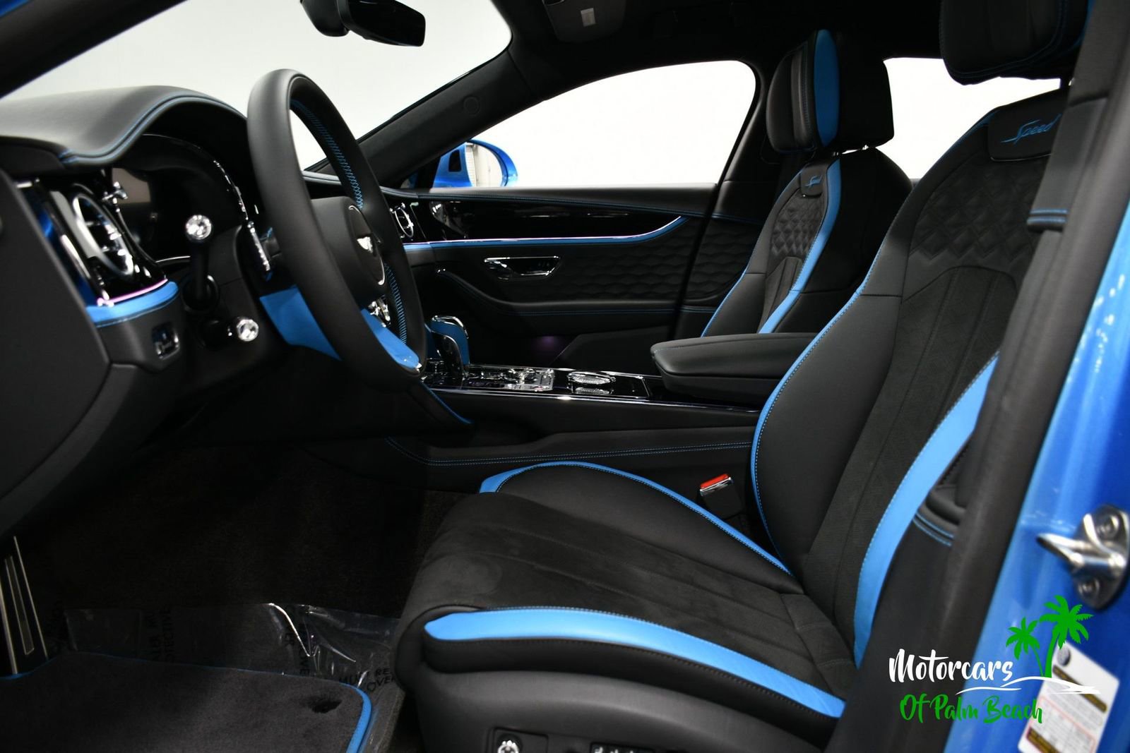 Used 2025 Bentley Flying Spur Plug-In Hybrid image 22