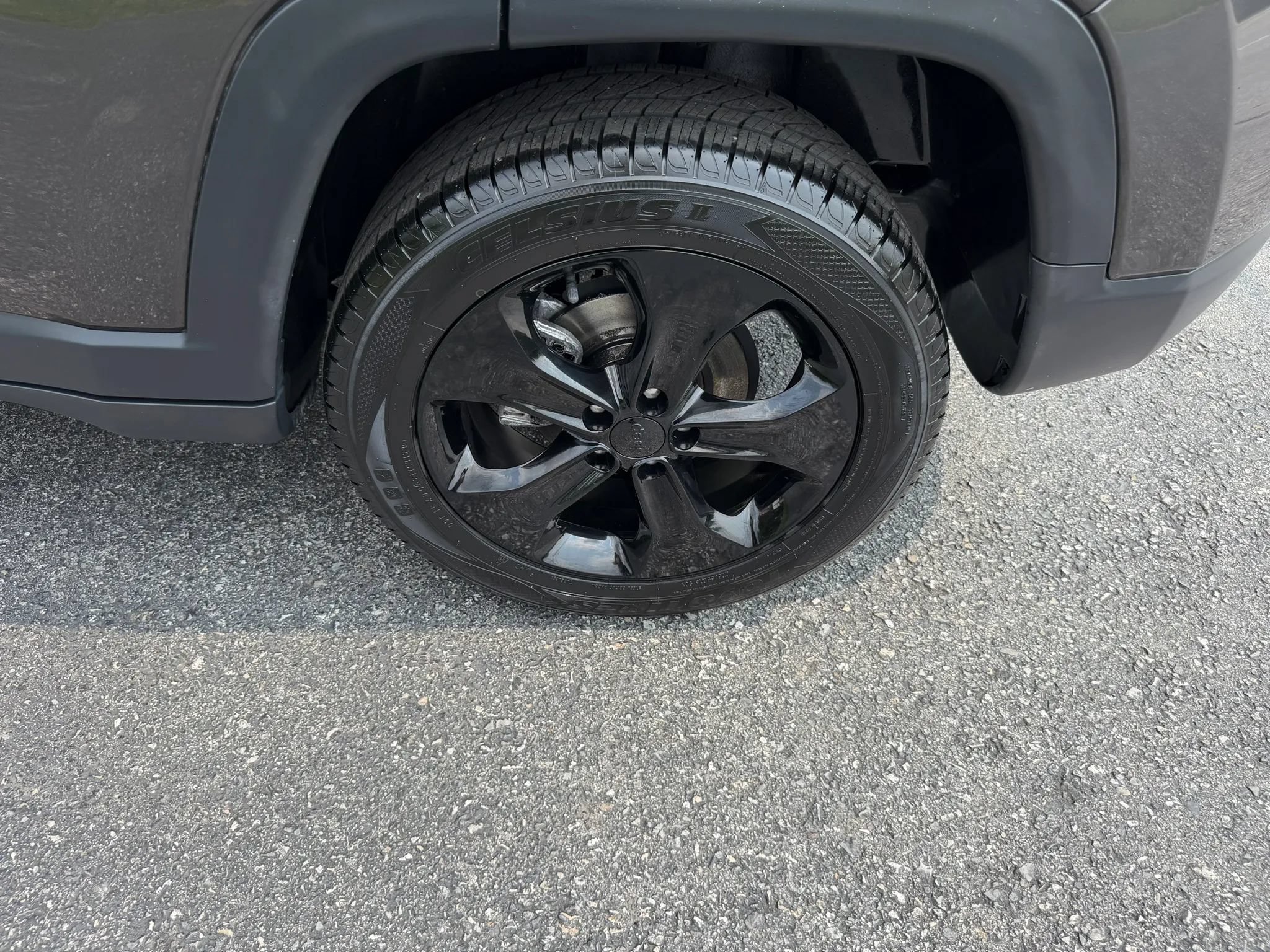 Used 2019 Jeep Compass Latitude AWD/4WD image 41