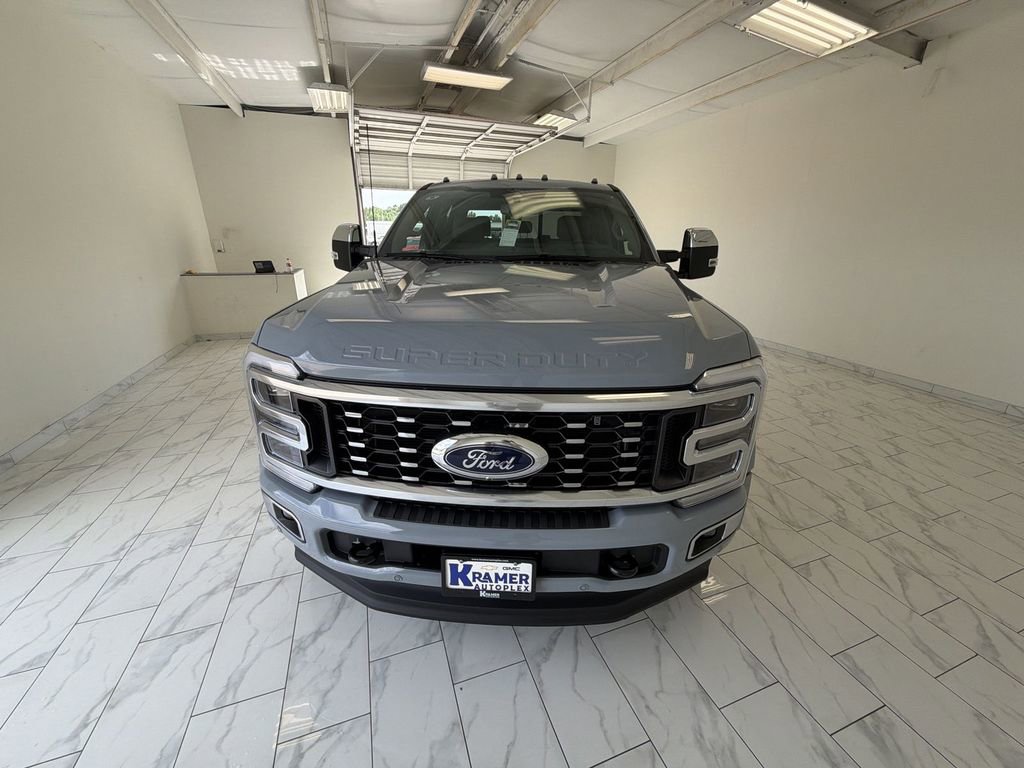 Used 2026 Ford F450 Lariat AWD/4WD image 3