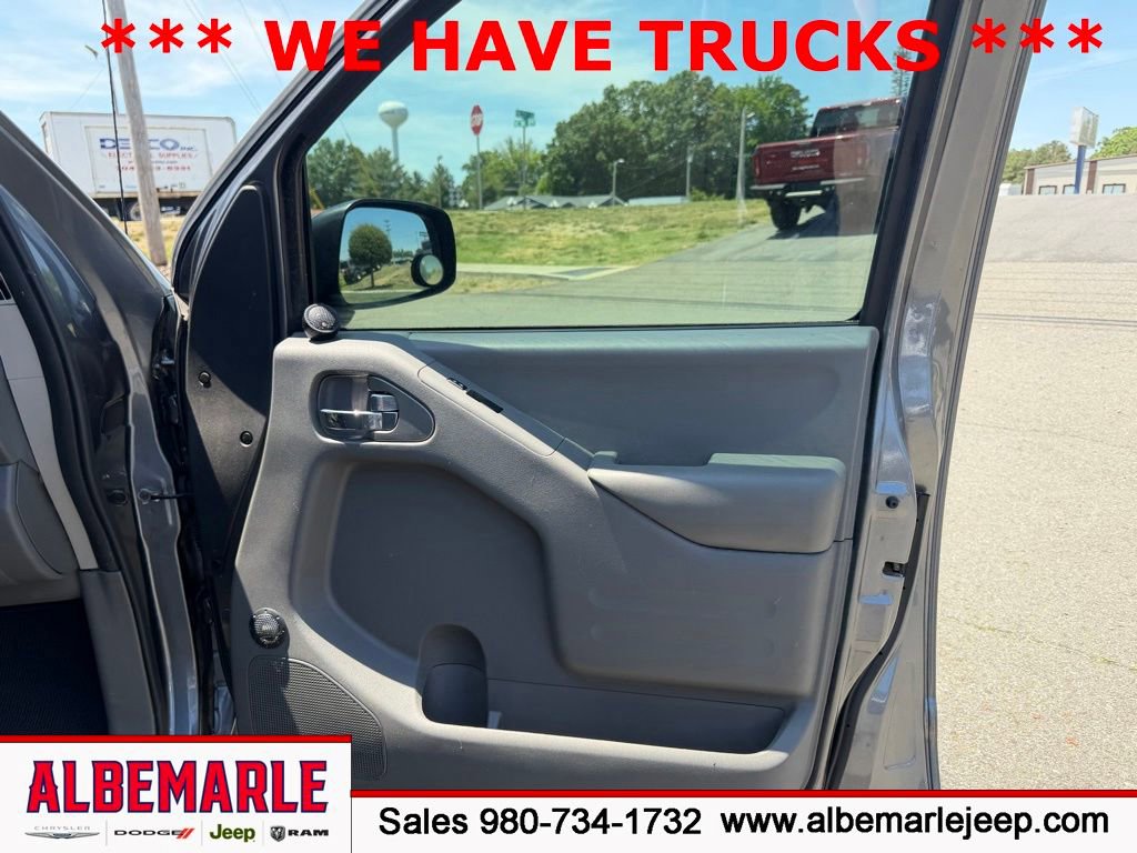 Used 2017 Nissan Frontier SV w/ SV Value Truck Package RWD image 27