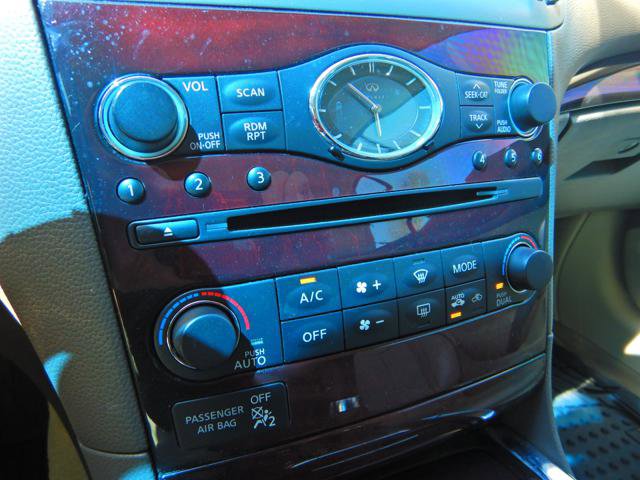 Used 2014 INFINITI Q60 Convertible w/ Premium Package image 24