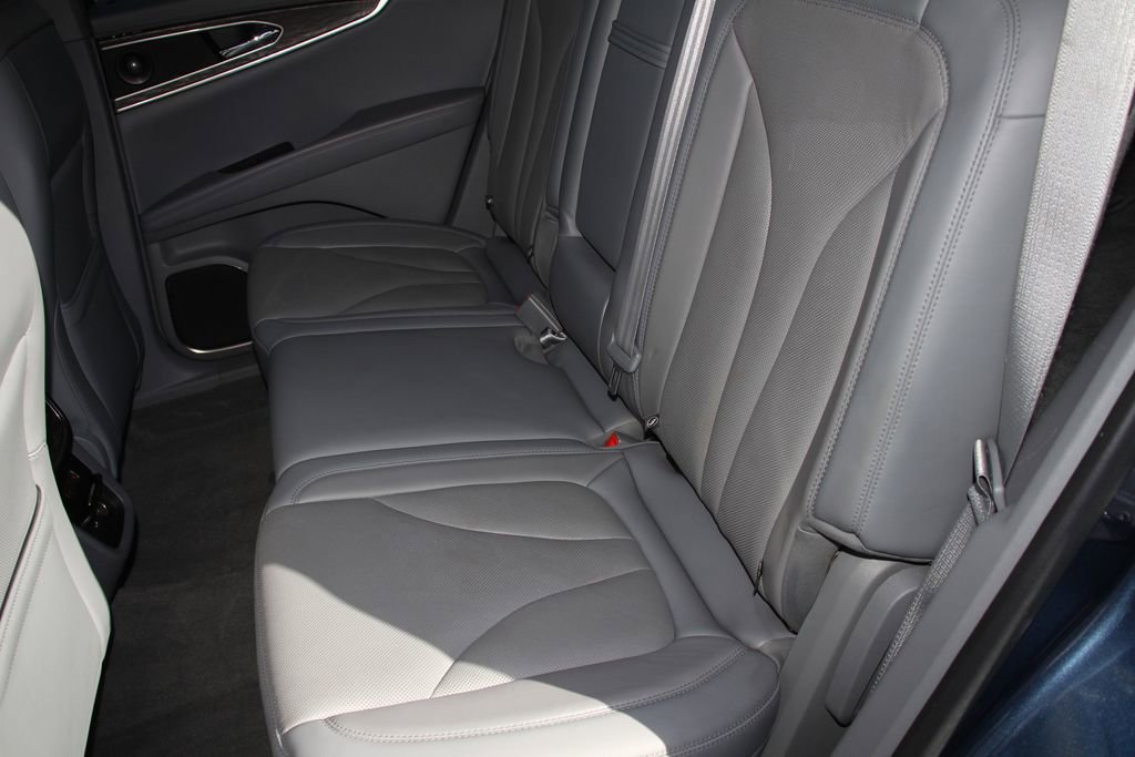 Used 2019 Lincoln Nautilus Reserve FWD image 16