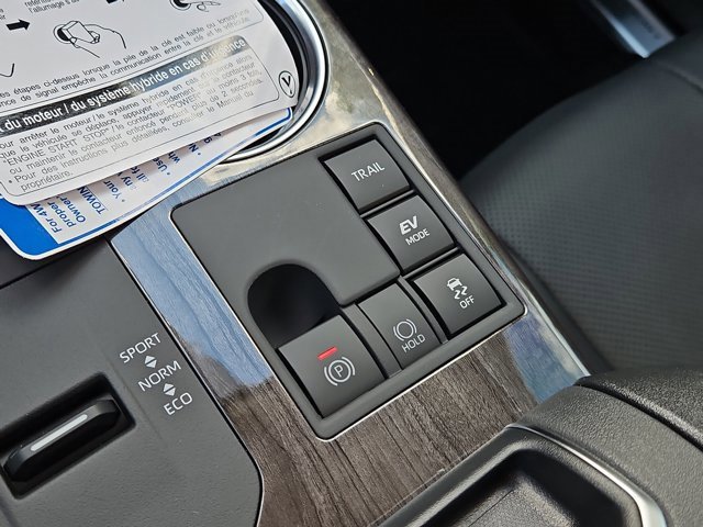New 2025 Toyota Highlander Platinum image 29