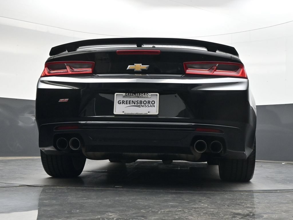 Used 2017 Chevrolet Camaro SS RWD image 32