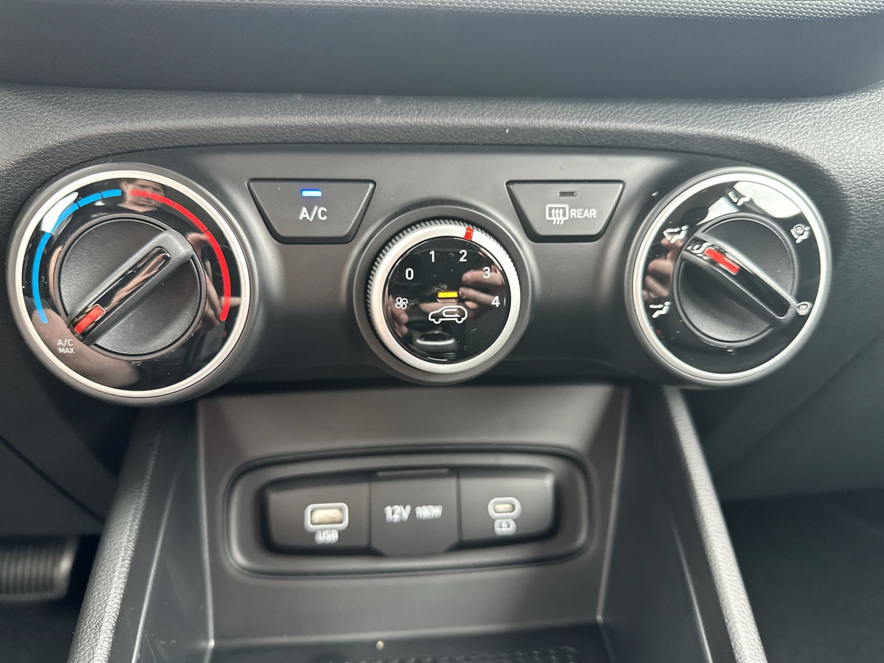 New 2026 Hyundai Venue SE FWD image 16