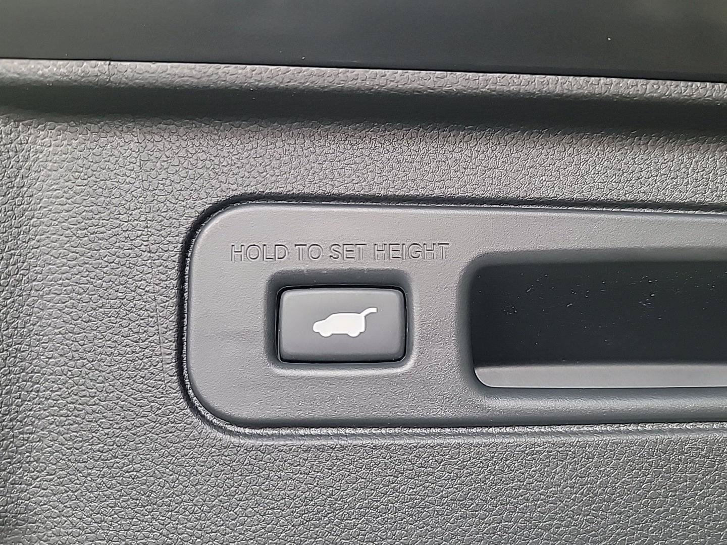 Certified 2025 Honda Pilot Touring image 8