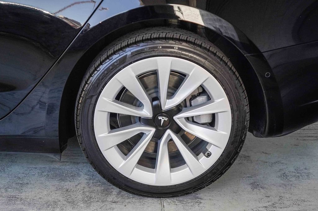Used 2022 Tesla Model 3 Long Range AWD/4WD image 8