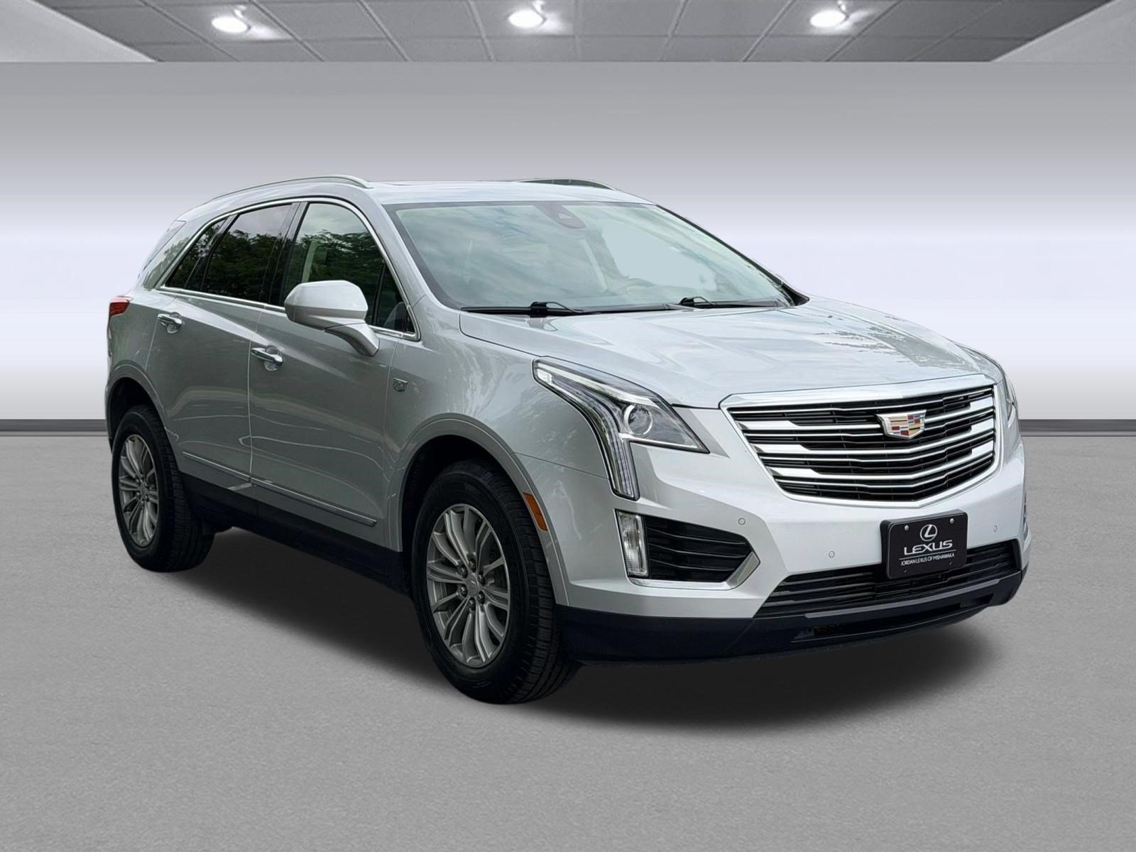 Used 2018 Cadillac XT5 Luxury w/ Driver Awareness Package AWD/4WD image 7