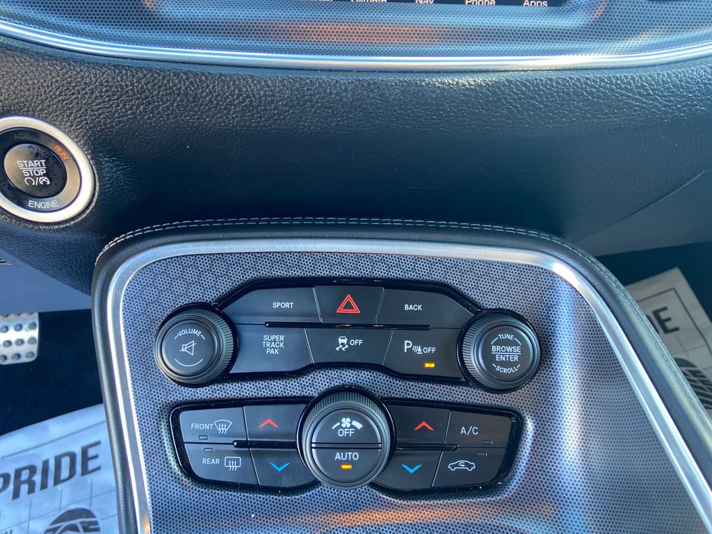 Used 2015 Dodge Challenger R/T Plus image 25