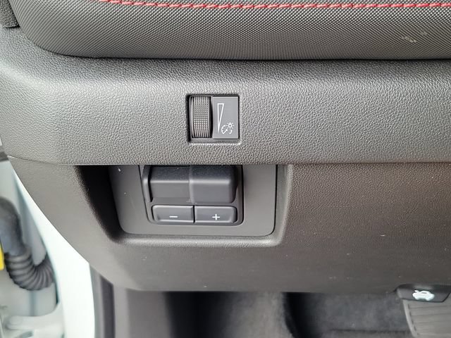 Used 2023 Chevrolet Colorado Z71 w/ Z71 Convenience Package 2 AWD/4WD image 18