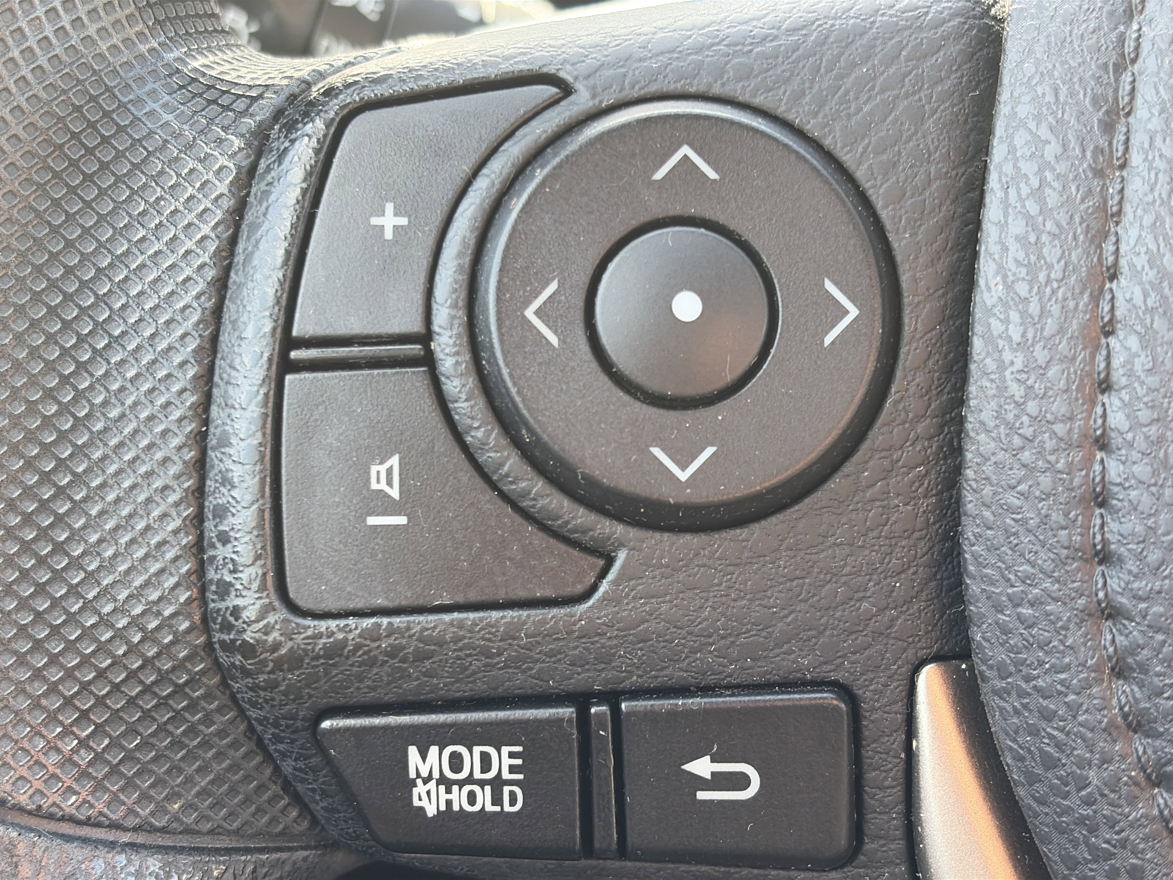 Used 2015 Toyota RAV4 XLE AWD/4WD image 17