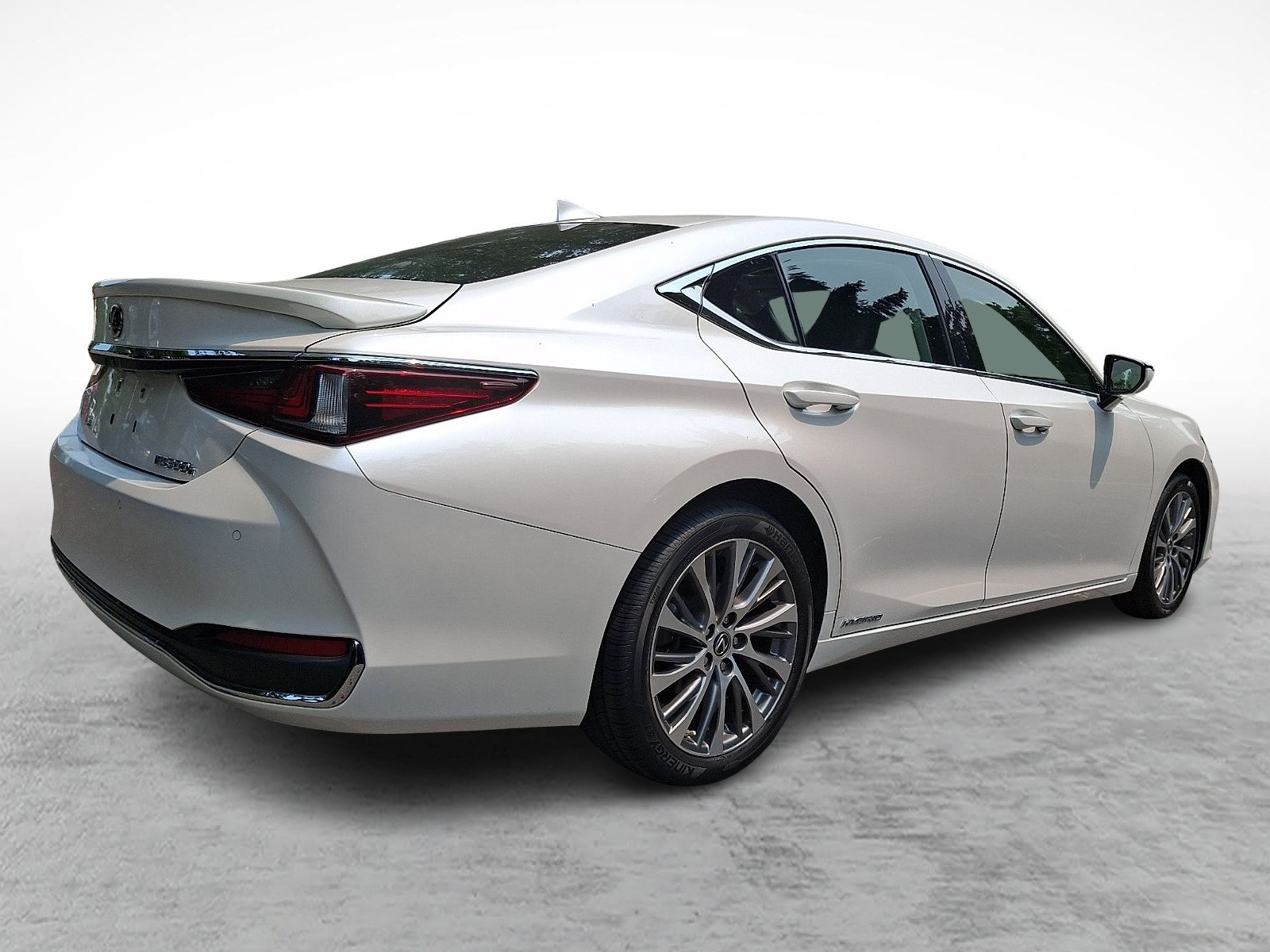 Certified 2020 Lexus ES 300h w/ Premium Package FWD image 6