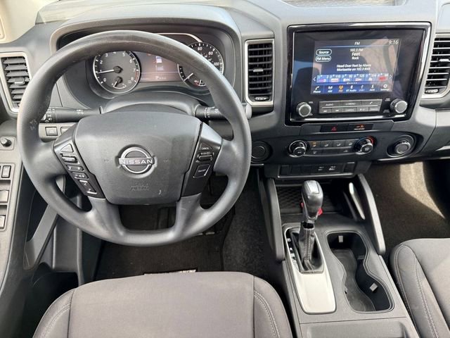 Used 2022 Nissan Frontier SV image 6