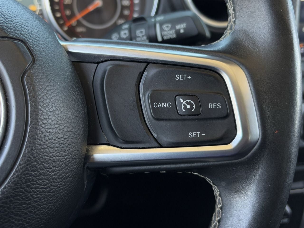 Used 2018 Jeep Wrangler Unlimited Sahara w/ Uconnect 4C Nav & Sound Group AWD/4WD image 17