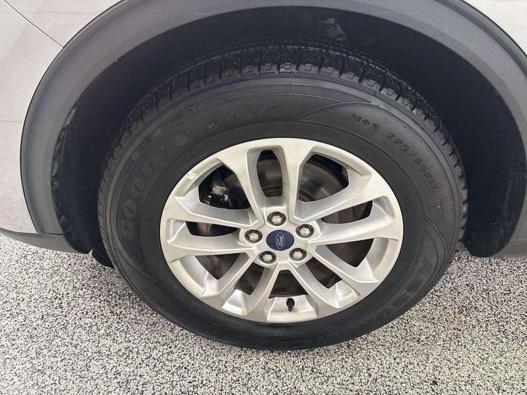 Used 2022 Ford Escape SE image 15