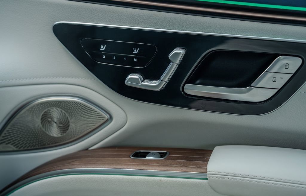 Used 2023 Mercedes-Benz EQS 580 4MATIC Sedan image 13