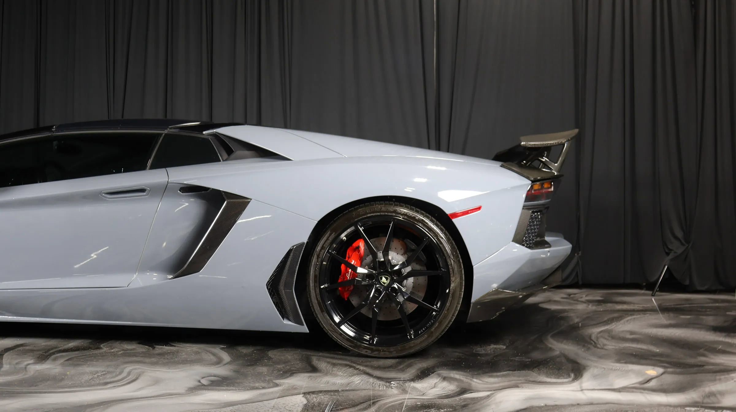 Used 2014 Lamborghini Aventador LP 700-4 image 3