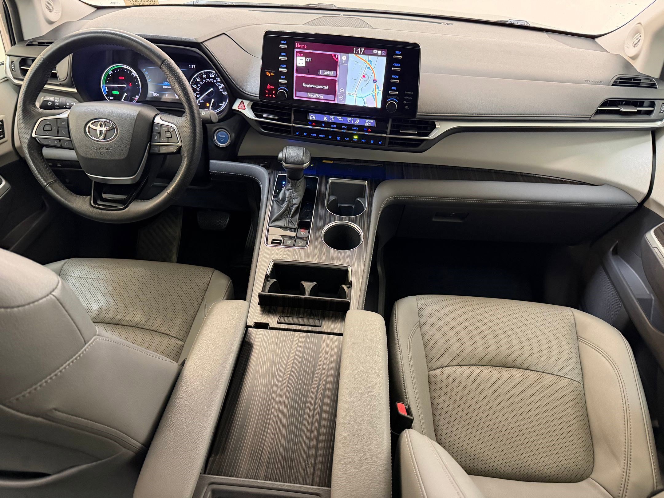 Used 2021 Toyota Sienna Limited image 15