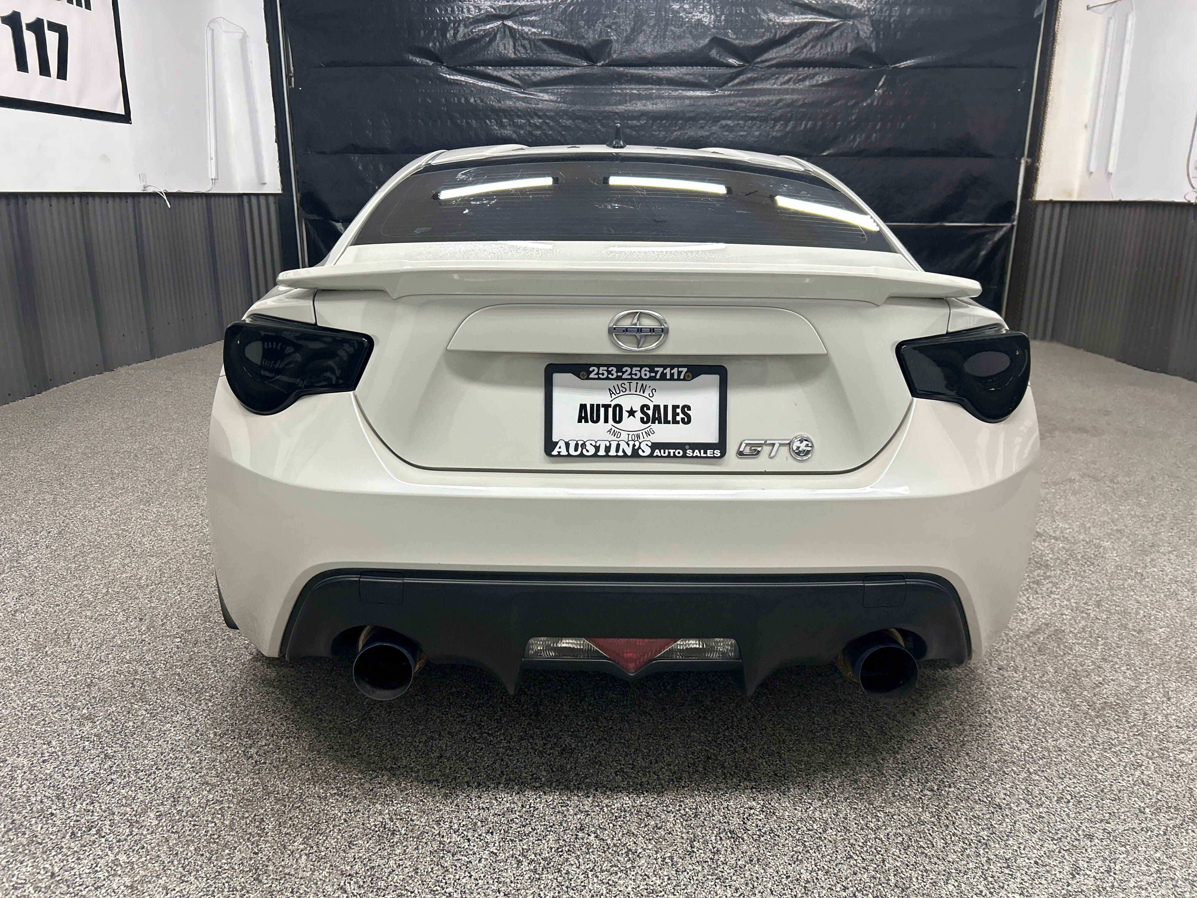 Used 2015 Scion FR-S image 5