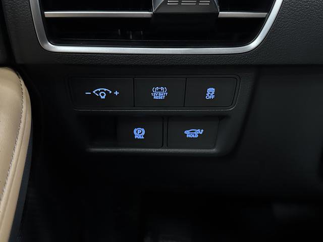 Used 2025 Hyundai Sonata Limited image 25