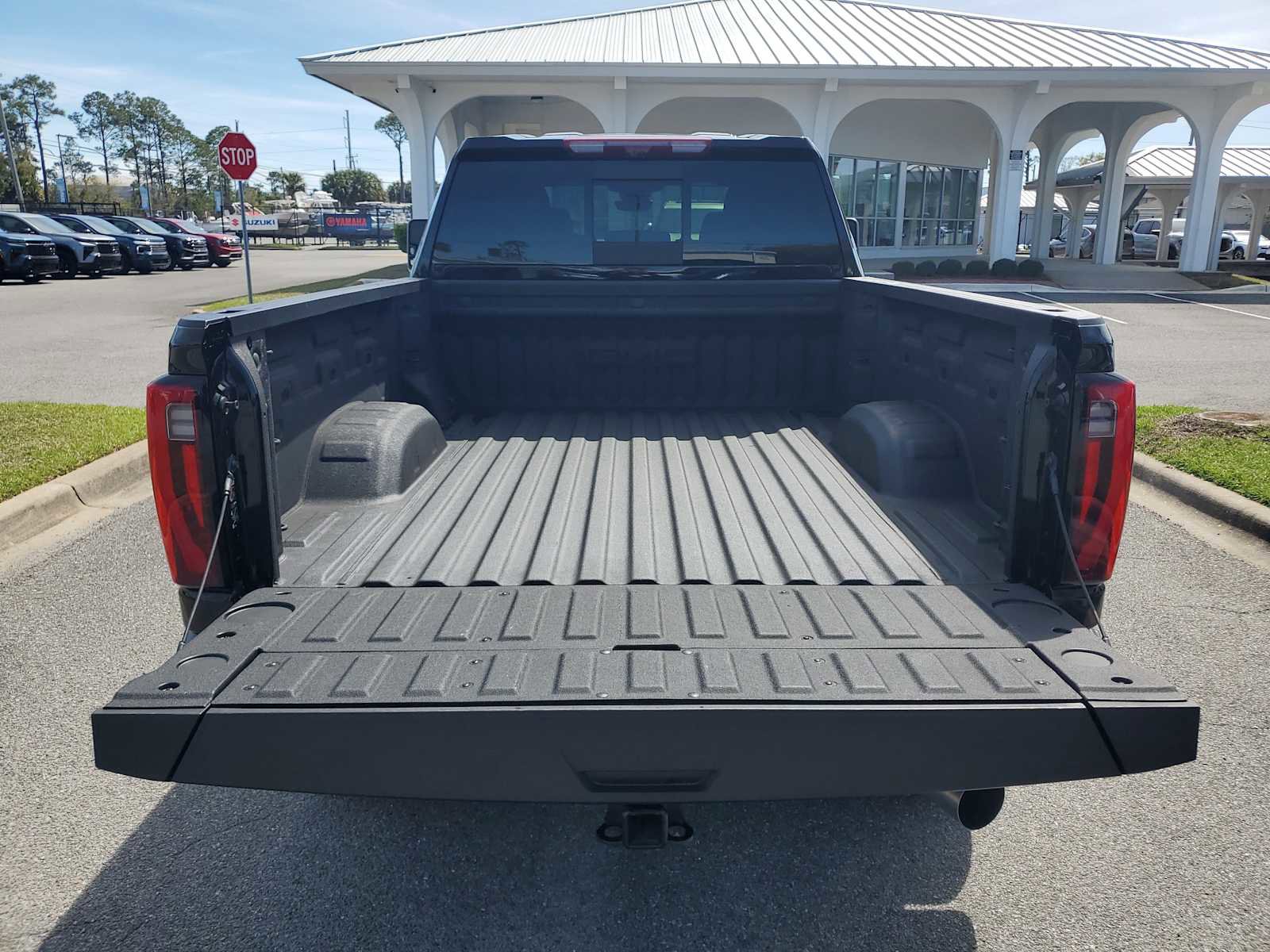 Certified 2025 GMC Sierra 3500 Denali w/ Denali Reserve Package image 5
