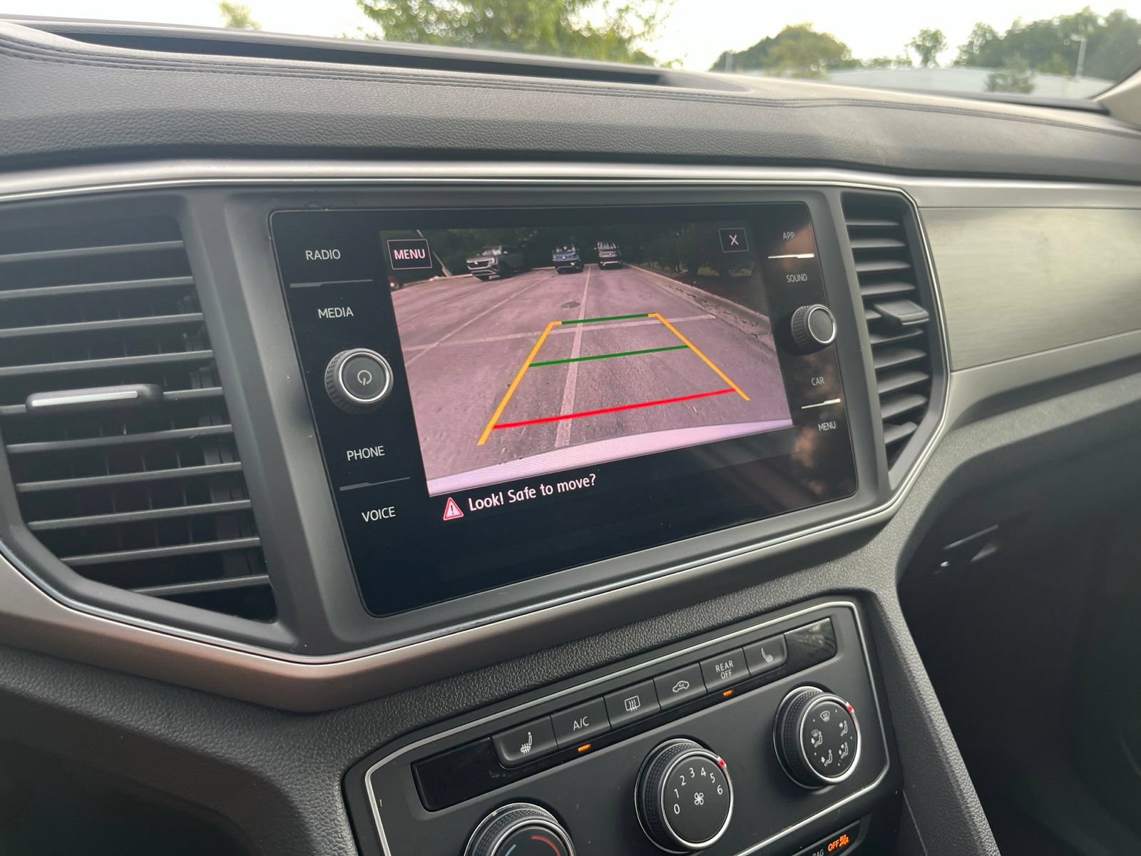 Used 2018 Volkswagen Atlas SE FWD image 20