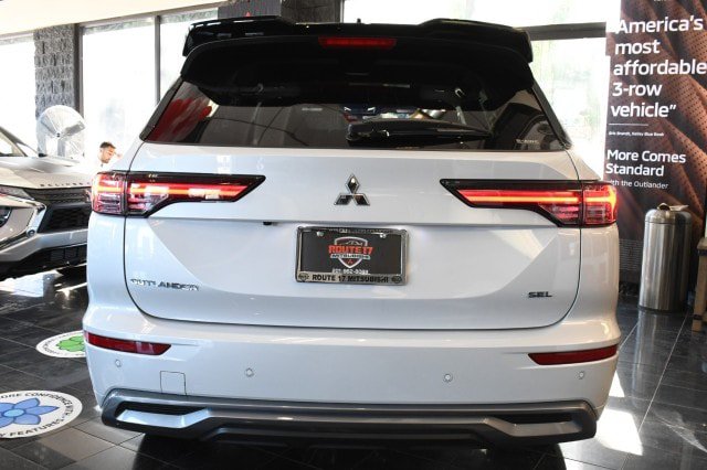 New 2026 Mitsubishi Outlander SEL AWD/4WD image 16