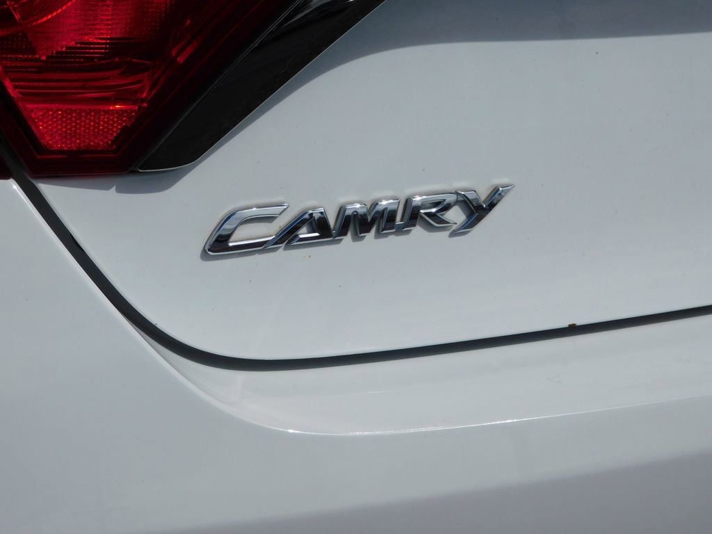 Used 2016 Toyota Camry SE w/ Moonroof Package image 33