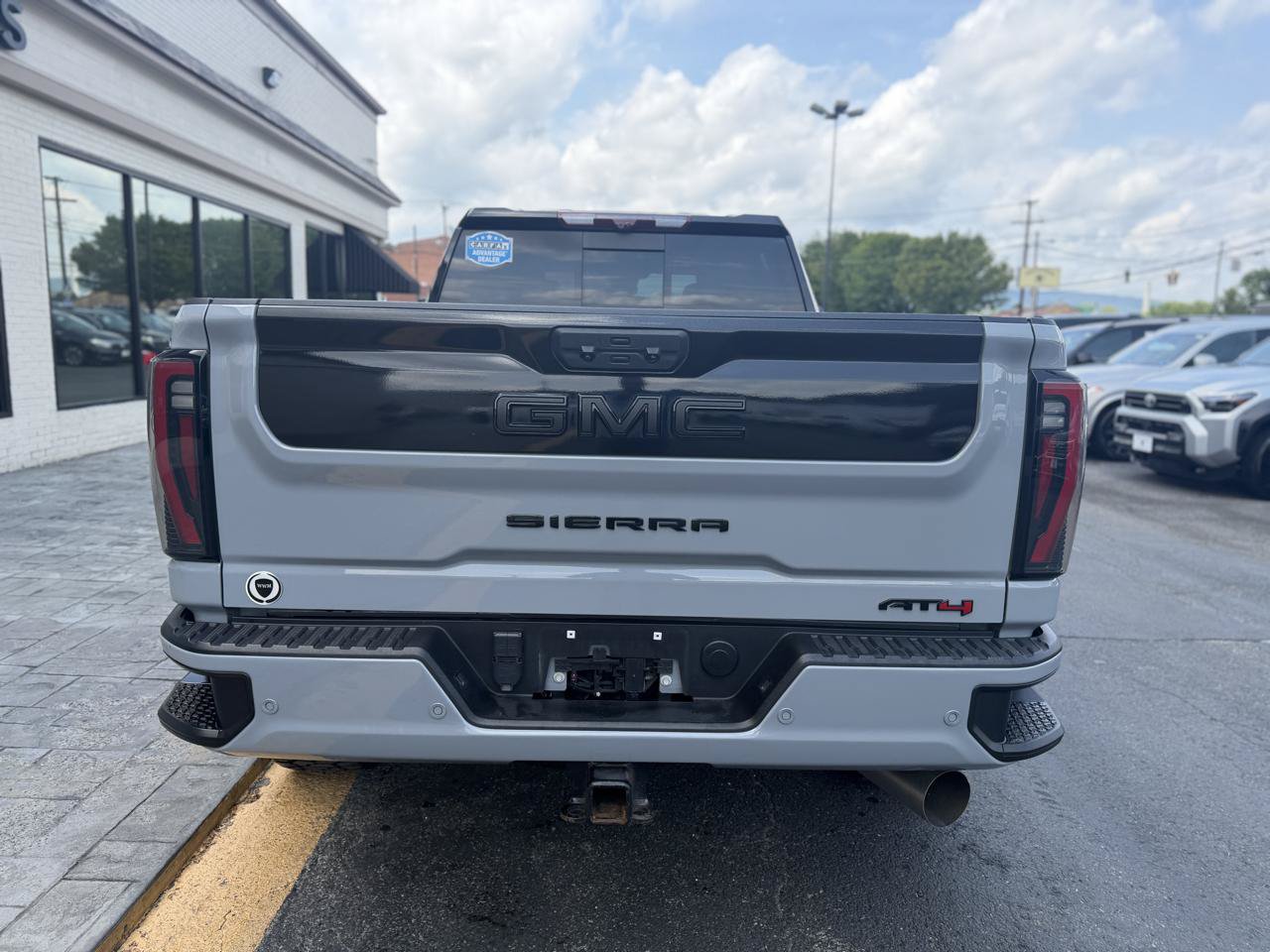 Used 2024 GMC Sierra 2500 AT4 w/ AT4 Premium Plus Package AWD/4WD image 8