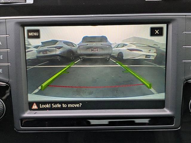 Used 2017 Volkswagen Golf R 4-Door image 16