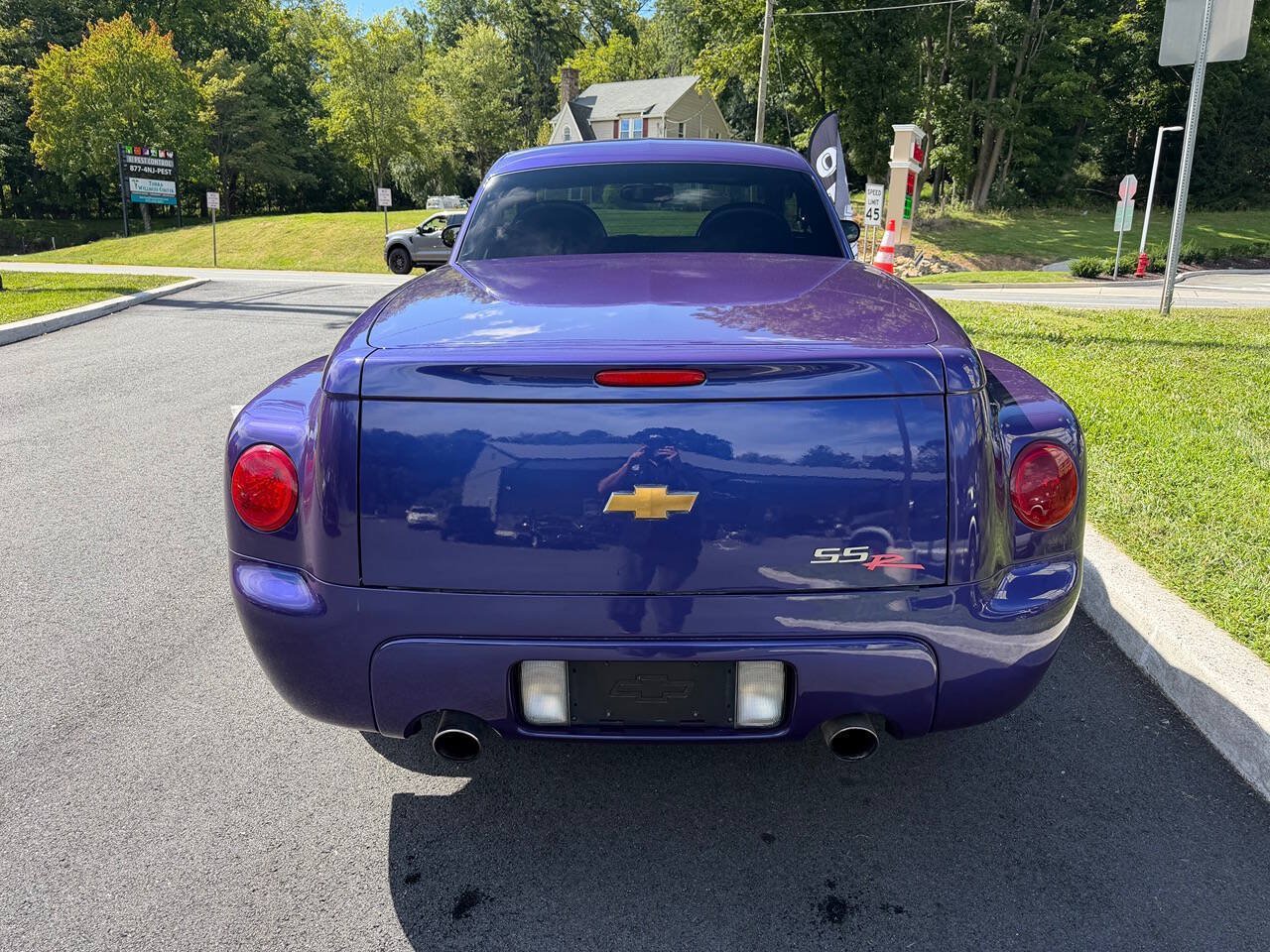 Used 2004 Chevrolet SSR w/ Preferred Equipment Group RWD image 4