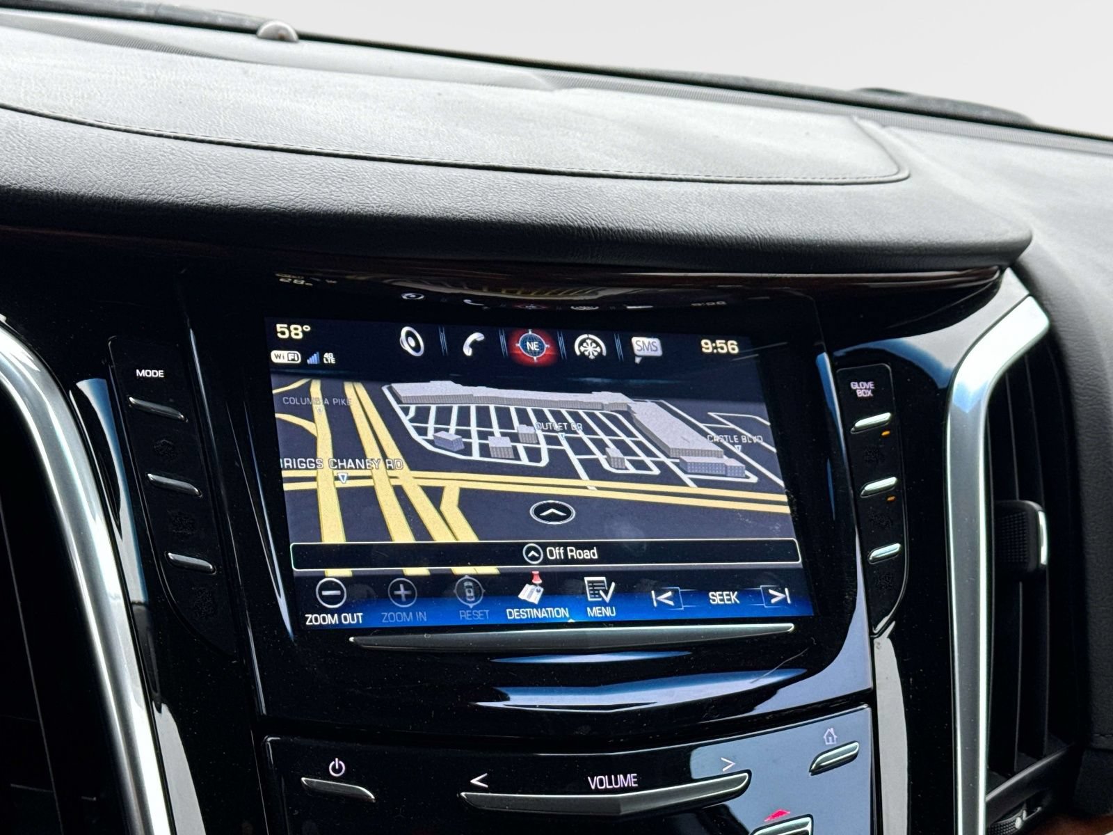Used 2019 Cadillac Escalade Luxury AWD/4WD image 3