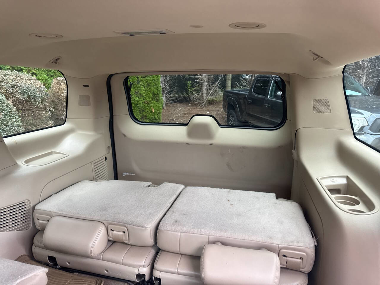 Used 2009 Cadillac Escalade AWD image 11