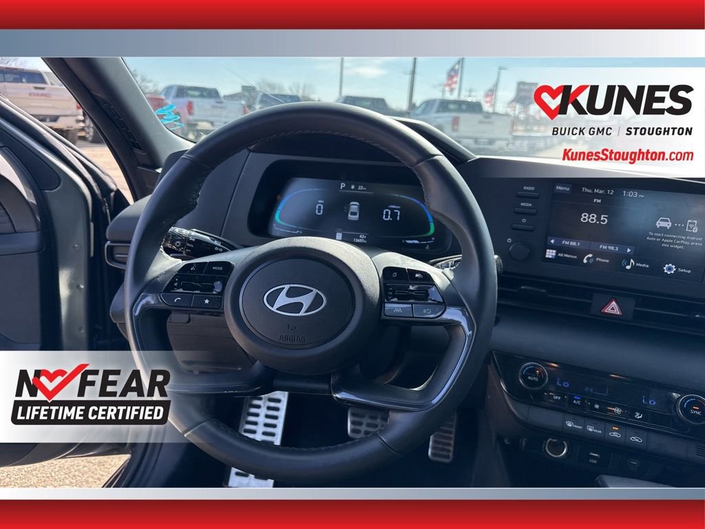 Used 2025 Hyundai Elantra Sport image 41