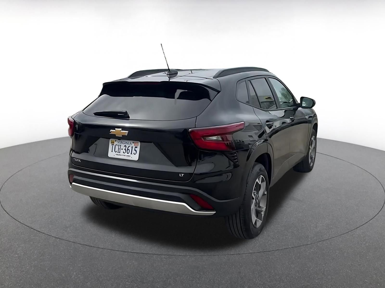 Used 2025 Chevrolet Trax LT image 14