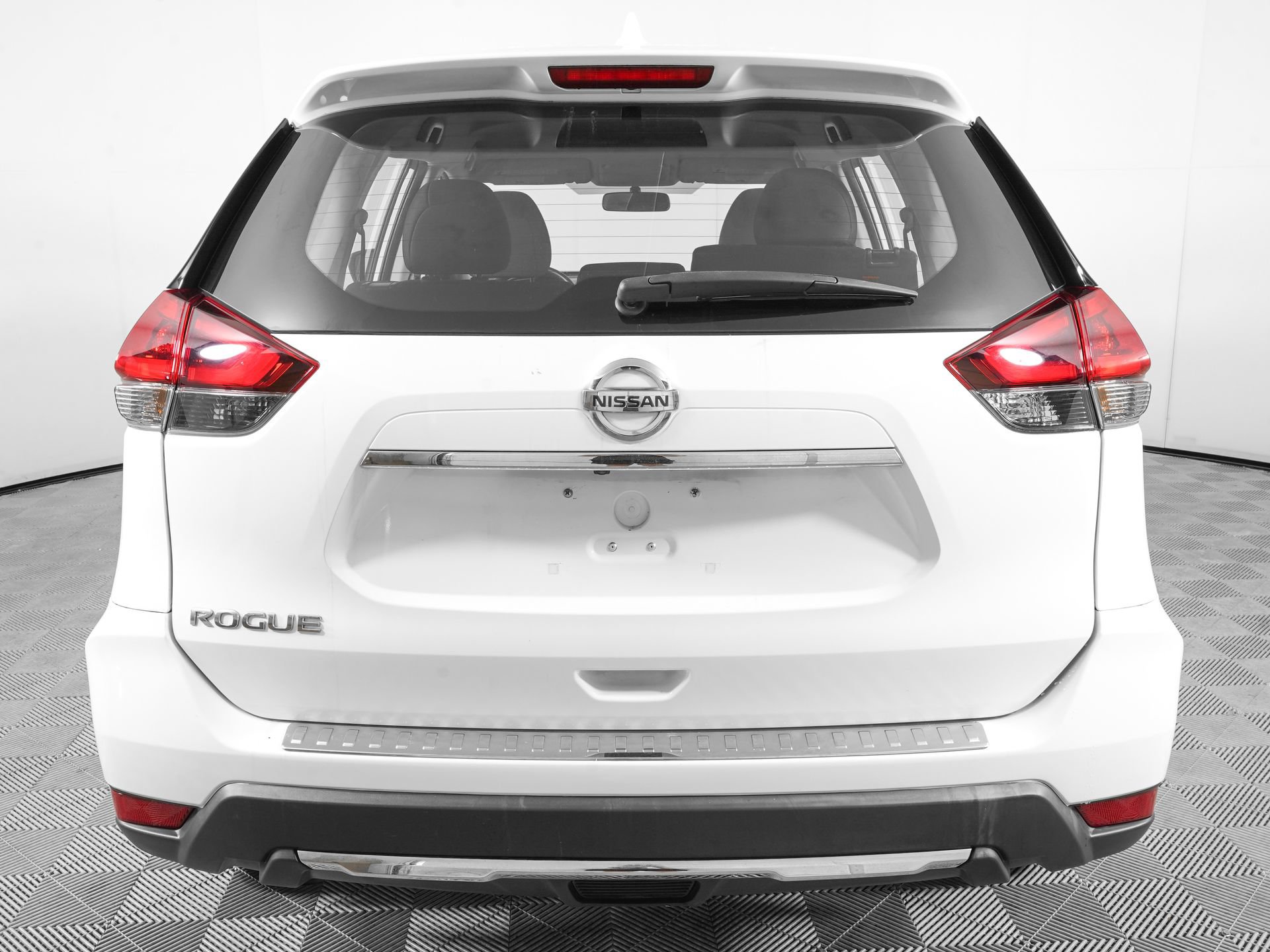 Used 2018 Nissan Rogue S FWD image 5