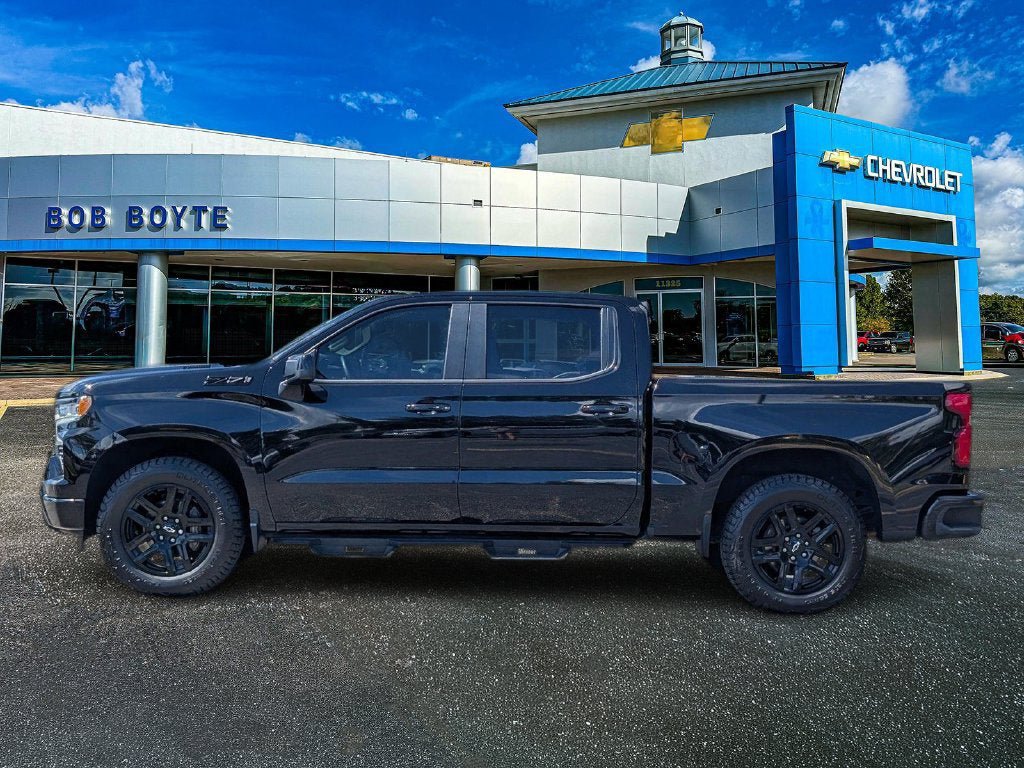 Used 2023 Chevrolet Silverado 1500 RST w/ Convenience Package II AWD/4WD image 8