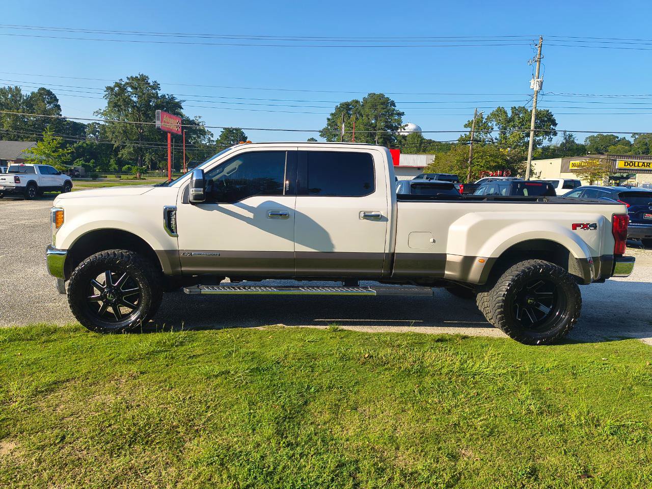 Used 2018 Ford F350 Lariat w/ Lariat Ultimate Package AWD/4WD image 5