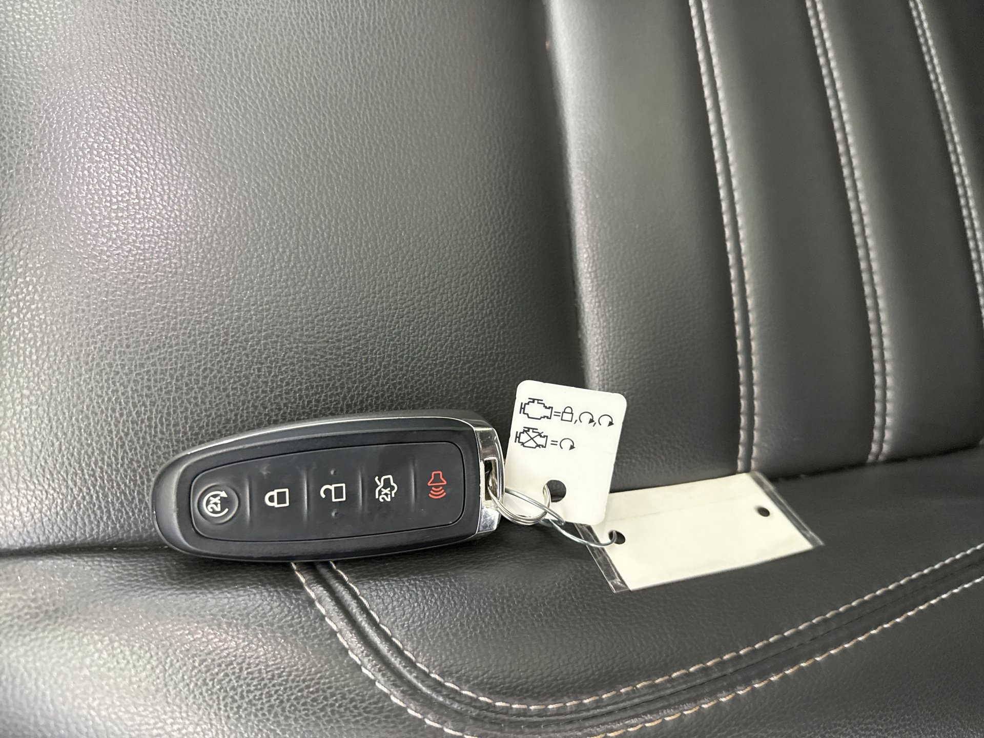 Used 2019 Ford Escape SEL AWD/4WD image 12