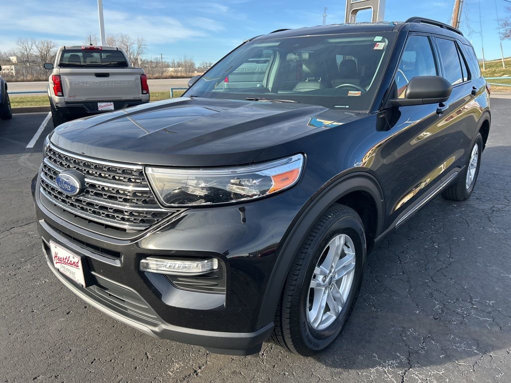 Used 2023 Ford Explorer XLT w/ Equipment Group 202A image 9