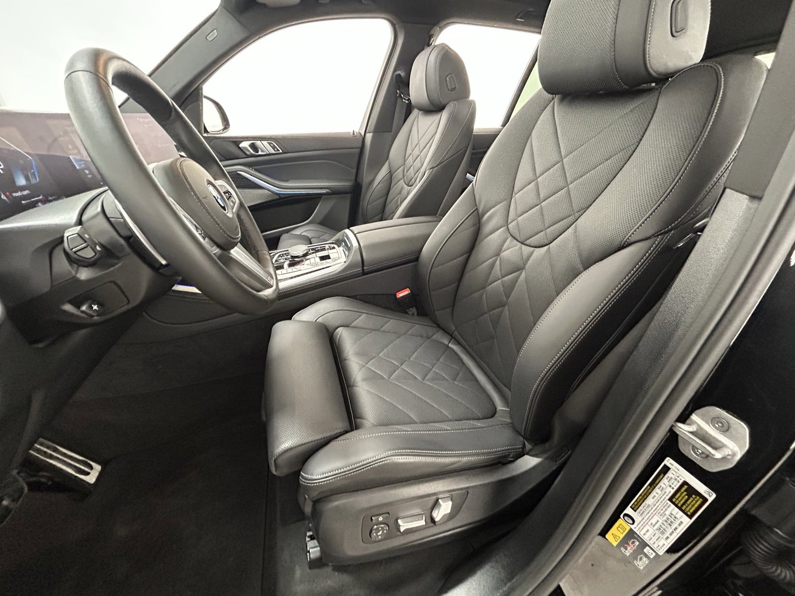 Used 2025 BMW X5 xDrive50e w/ M Sport Package image 30