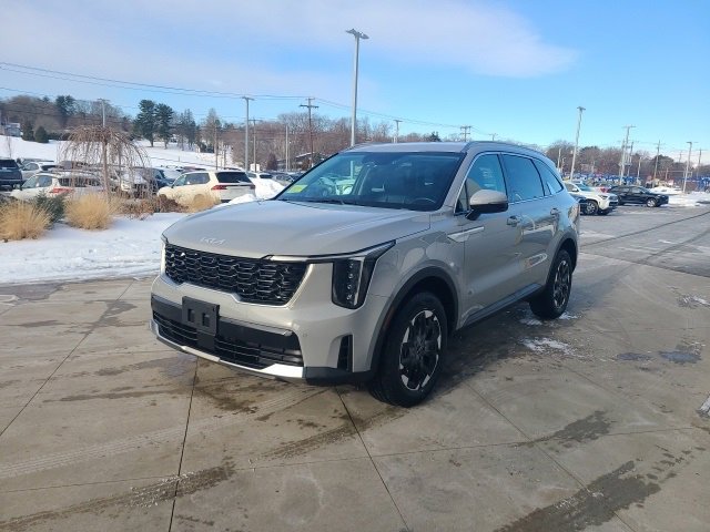 Used 2024 Kia Sorento S image 3