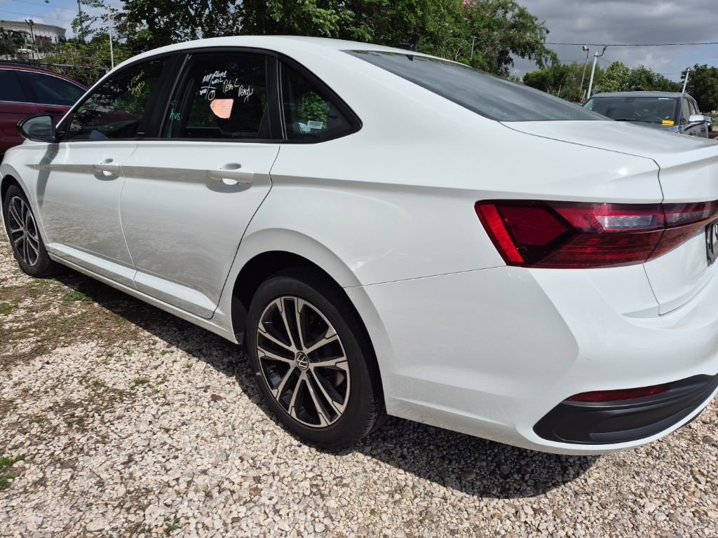 Used 2025 Volkswagen Jetta Sport FWD image 2