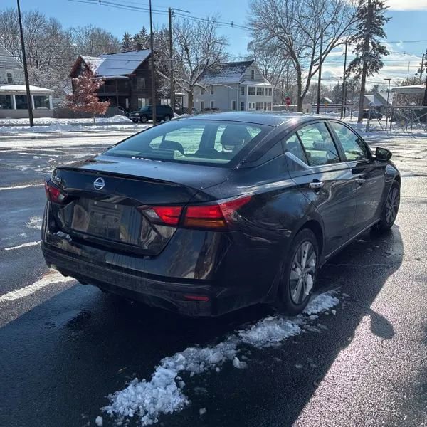 Used 2021 Nissan Altima 2.5 S image 2