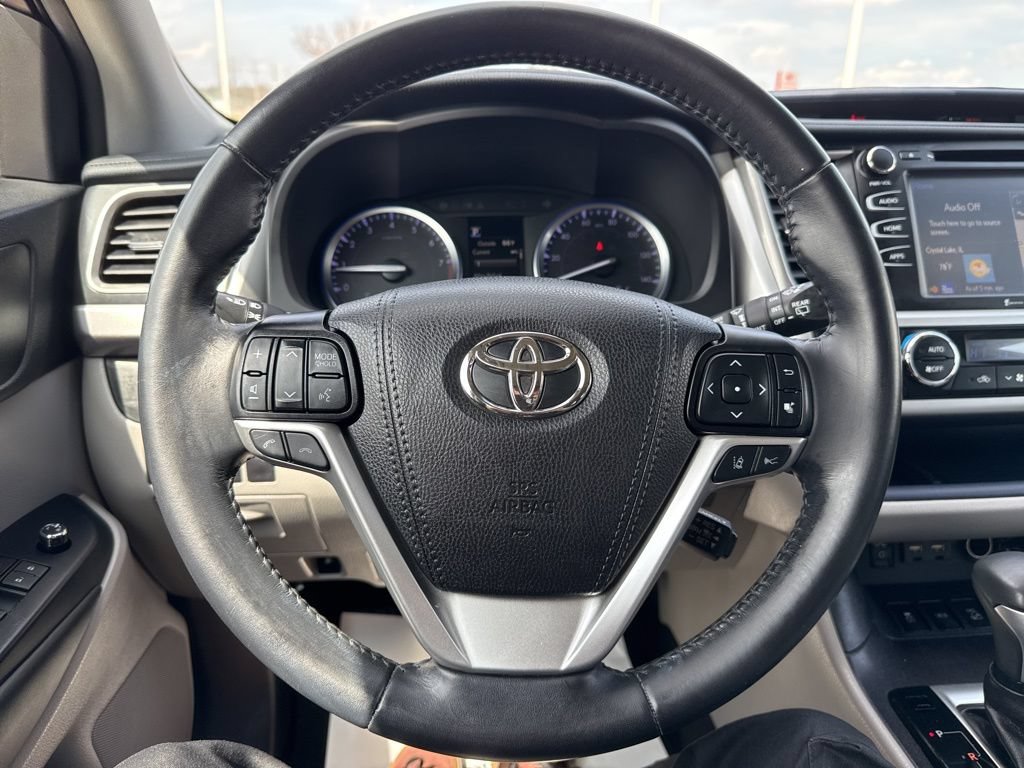 Used 2019 Toyota Highlander XLE AWD/4WD image 13