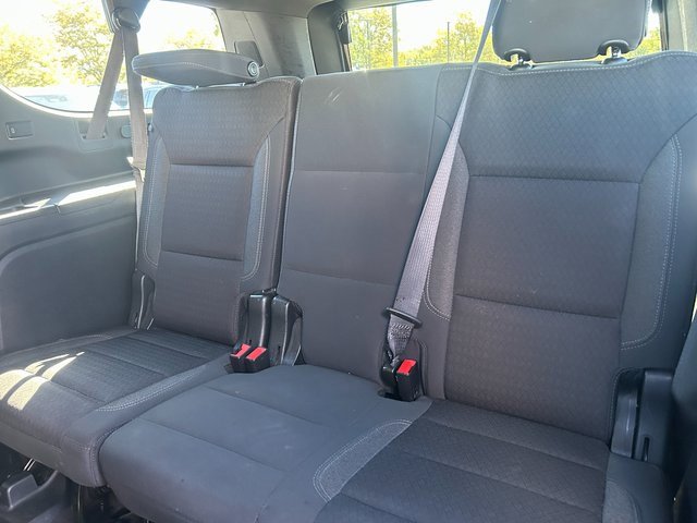 Used 2022 Chevrolet Suburban 4WD image 29