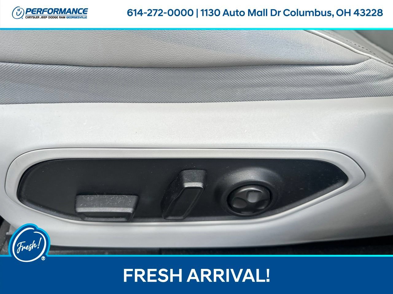 Used 2023 Jeep Grand Cherokee Overland AWD/4WD image 14