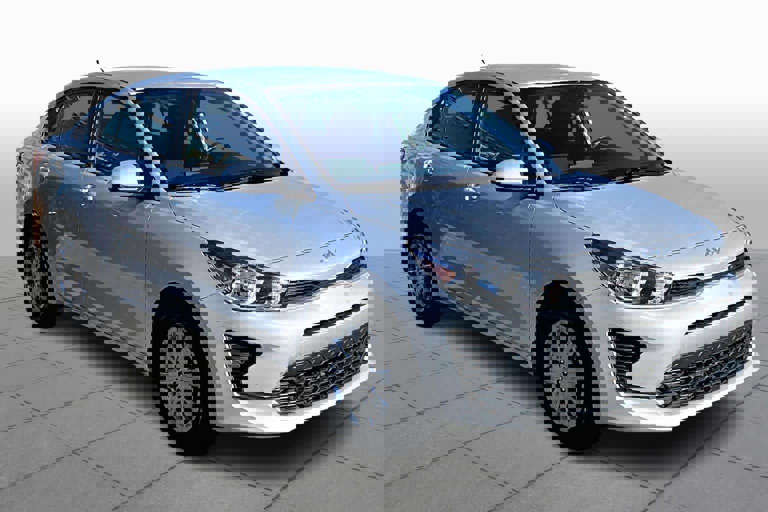 Used 2023 Kia Rio LX image 3